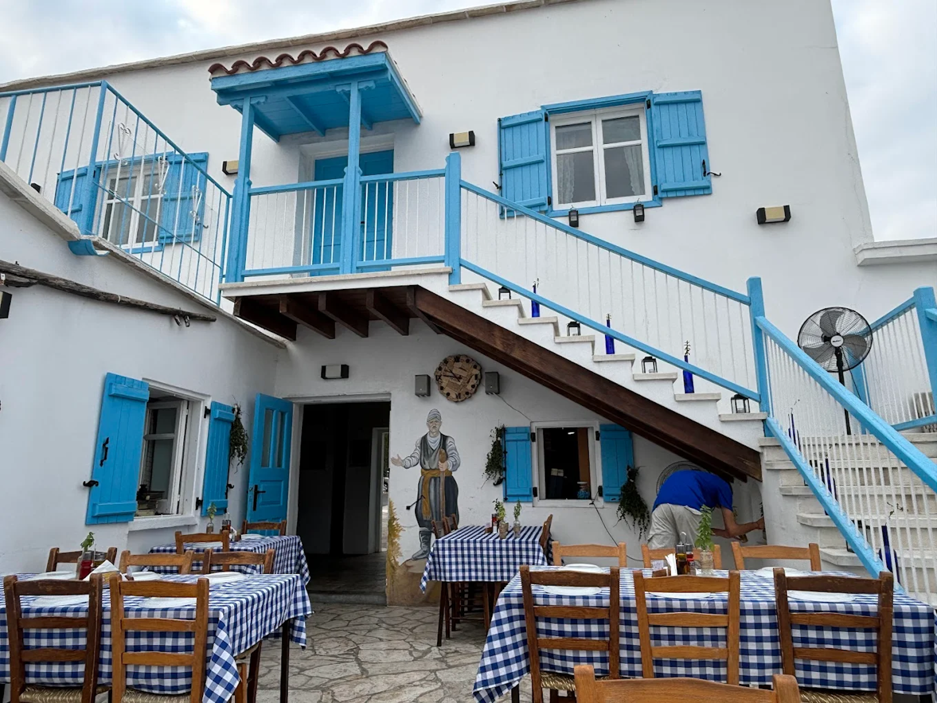 To Kazani Traditional Tavern